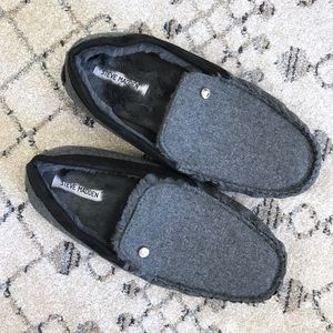 Steve Madden Gray Faux Fur Lined Slippers